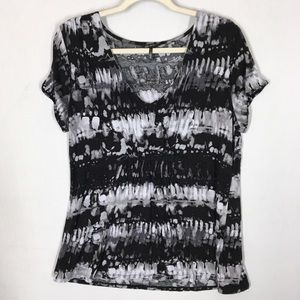 Daisy Fuentes Black & White Tie-Die pattern top